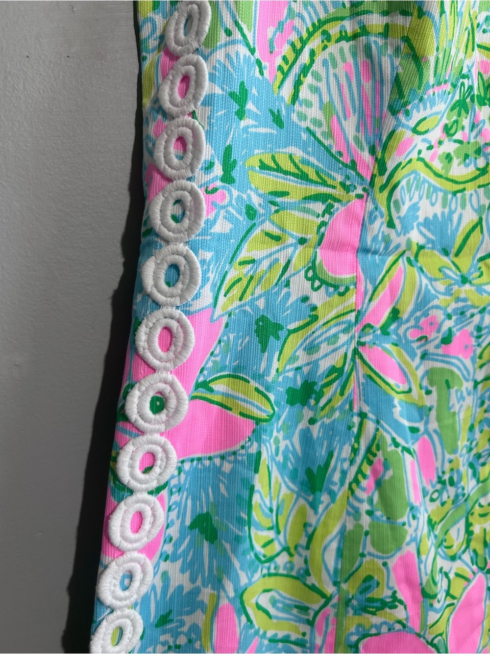 Lilly Pulitzer Shift Dress Size 12 Pink Green Floral Paisley Eyelet Trim Sleevel - Picture 2 of 6